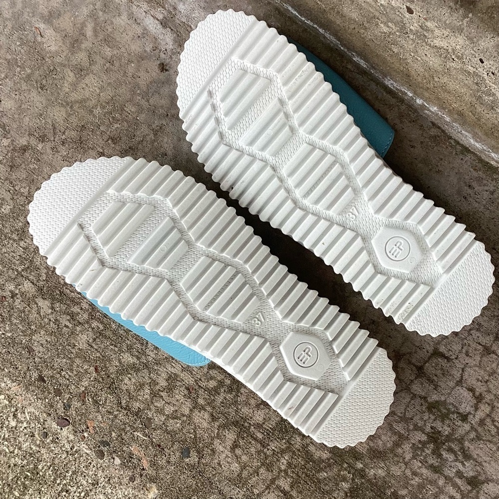 ERIC MICHAEL Darla Velcro Leather Slide Baby Blue, Size 37 (US 6.5-7) NEVER WORN - Picture 4 of 8
